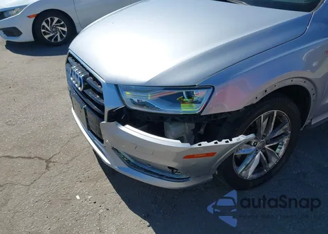 2018 Audi Q3 2.0T Premium/2.0T Sport Premium из США, поврежденный, VIN WA1BCCFS1JR030058